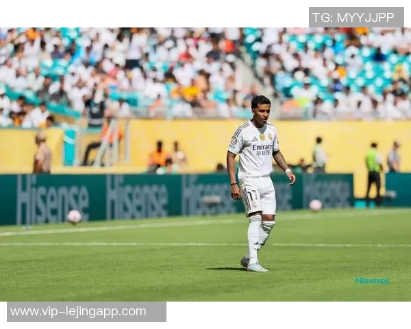 阿森西奥顶替赫伊森出任中卫巴尔韦德继续担任右后卫角色