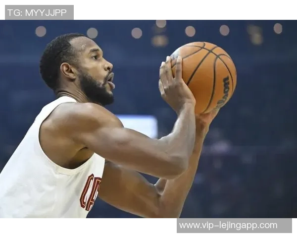 莫布里表现出色12投7中收获17分10篮板5助攻2盖帽助球队稳定胜利