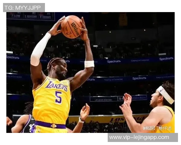 布里奇斯强势反击双手暴扣助黄蜂打出12-0攻势成功反超比赛